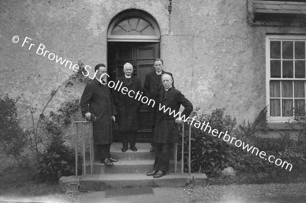 BALLYFIN COLLEGE GROUP ON STEPS